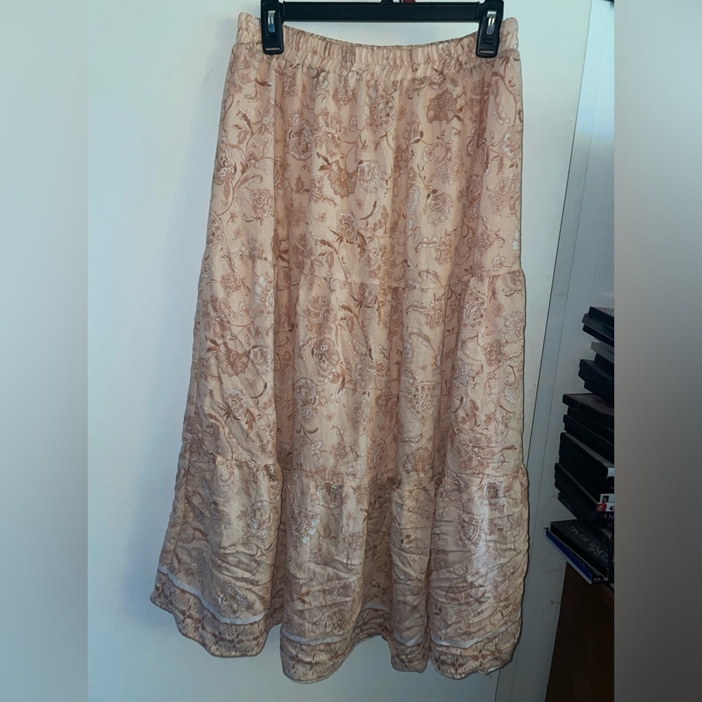 womens large Elegant Floral Beige Skirt